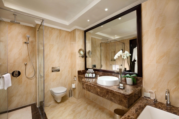 Bahi Ajman Palace Hotel One Bedroom Residence Bathroom